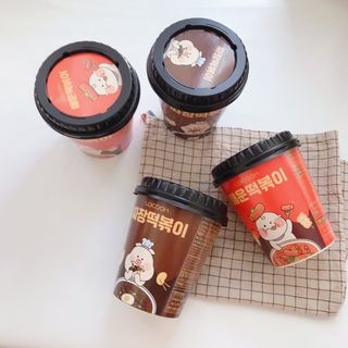 유비쿡 컵떡볶이 매운컵떡볶이2개/ 짜장컵떡볶이 2개  총 4개세트 — 5점을 준 리뷰어가 2021년 4월 올린 사용 사진