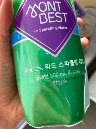 몽베스트 Montbest with Sparkling water Plain 20병 — 5점을 준 리뷰어가 2021년 11월 올린 사용 사진