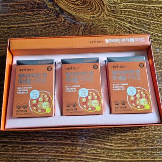 서울약사신협_내몸애발란스멀티비타민앤미네랄파워업_800mg x 90정 — 5점을 준 리뷰어가 2021년 5월 올린 사용 사진