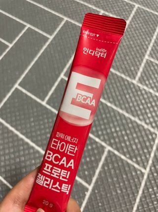 [인디닥터] 타이탄 BCAA 프로틴 젤리스틱 — 3.5점을 준 리뷰어가 2022년 6월 올린 사용 사진