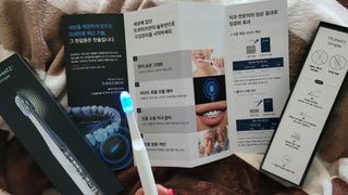 트로마츠 심플 미세전류 칫솔 — 5점을 준 리뷰어가 2022년 5월 올린 사용 사진
