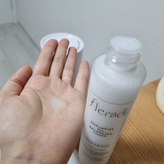 플레라디 에델바이스 오일 밸런싱 토너 — 5점을 준 리뷰어가 2021년 7월 올린 사용 사진