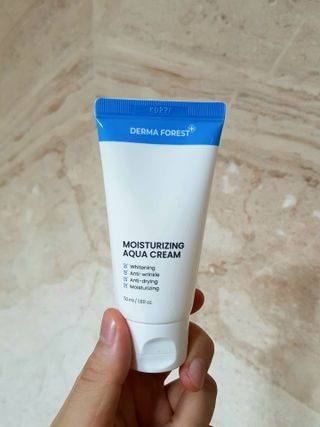 더마포레스트 모이스처라이징 아쿠아크림 / 수분크림 히알루론산 펩타이드 보습 미백 주름개선 — 5점을 준 리뷰어가 2021년 7월 올린 사용 사진