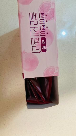헬스업_쁘띠쁘띠석류콜라겐젤리_20g x 14포 — 5점을 준 리뷰어가 2021년 2월 올린 사용 사진