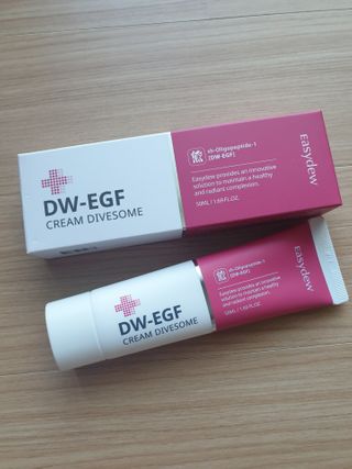 이지듀 DW-EGF 크림 다이브좀_콜라겐이 쏙쏙, 탄력피부로 다이빙 — 5점을 준 리뷰어가 2021년 2월 올린 사용 사진
