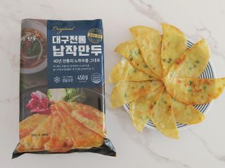 (주)성경순만두 곤약만두.콘치즈만두,삼각당면만두,당면 야끼만두,대구전통 납작만두,떡뽁이 매콤소스,달콤소스 — 5점을 준 리뷰어가 2023년 4월 올린 사용 사진
