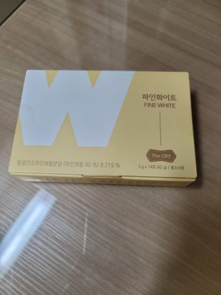 디오르 파인화이트 & 버닝레드 — 5점을 준 리뷰어가 2022년 1월 올린 사용 사진