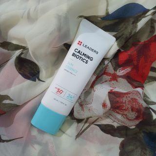 리더스코스메틱 리더스 카밍 바이오틱스 선 에센스 SPF 50+ PA++++ — 5점을 준 리뷰어가 2022년 6월 올린 사용 사진