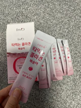 [음료수 대신 가능!]  빠르게 흡수되는 아임오 타먹는 콜라겐 1박스 — 5점을 준 리뷰어가 2023년 4월 올린 사용 사진