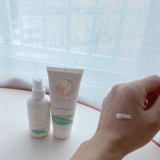 mom e 맘이 내추럴 베이비 케어 크림+바디오일 — 5점을 준 리뷰어가 2021년 1월 올린 사용 사진