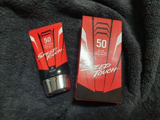 약손명가코스메틱 에오스보떼 스피드터치 선크림 50ml — 4점을 준 리뷰어가 2021년 8월 올린 사용 사진