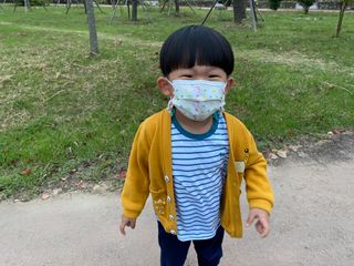 [숨그림] 덴탈마스크 짱구 우리아이 그리고 내가 쓰는 믿을수있는 케릭터 마스크 — 5점을 준 리뷰어가 2021년 9월 올린 사용 사진