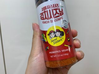 [서울시스터즈] 김치시즈닝 국내 최초 뿌려먹는 김치파우더 100g 1개+ 신제품 고추장 핫소스 185g 1개 — 4점을 준 리뷰어가 2021년 10월 올린 사용 사진