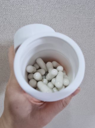 프리마인 성큼다가온 봄, 이너뷰티를 챙겨야 피부도 화사하게, 컨디션도 활기차게. 흡수율을 높인 고효율 비타민. — 5점을 준 리뷰어가 2023년 2월 올린 사용 사진