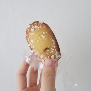 [메종콜리브리] 프랑스 마들렌 메종콜리브리 레몬 마들렌 2팩 — 5점을 준 리뷰어가 2021년 9월 올린 사용 사진