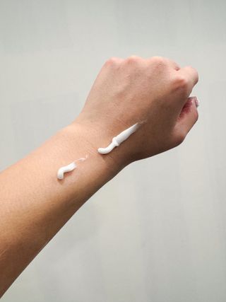 나우 [리브엠]피부 속부터 겹겹이, 촘촘하게! 워터핏8중 수분착붙 크림 — 4점을 준 리뷰어가 2024년 12월 올린 사용 사진