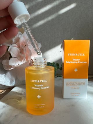 체르엠 스템앤셀 비타민 브라이트닝 에센스 30ml 1개 — 5점을 준 리뷰어가 2022년 3월 올린 사용 사진