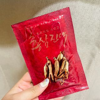 서울약사신협_프리미엄 6년근 홍삼진액_70mlx30포 — 5점을 준 리뷰어가 2021년 2월 올린 사용 사진