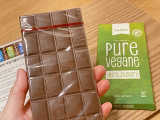 당류2g 자일리톨로 단맛을낸 슈카 퓨어비건 무설탕초콜릿 Xucker vegan 2개입 — 4.5점을 준 리뷰어가 2021년 4월 올린 사용 사진