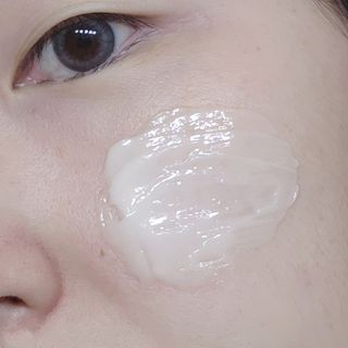 아이코이 디펜더 미백 크림 수분 기미잡티 수부지 색소침착 — 5점을 준 리뷰어가 2022년 12월 올린 사용 사진