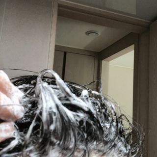 프리마인 더이상 뻣뻣하고 효과없는 탈모샴푸는 NO. 근본부터 케어하는 셀베이스 그린티샴푸(500ml) — 리뷰어가 2023년 3월 올린 사용 사진