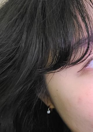 [골드앤디어] 14K 사선 큐빅 원터치 귀걸이_3color — 5점을 준 리뷰어가 2021년 6월 올린 사용 사진