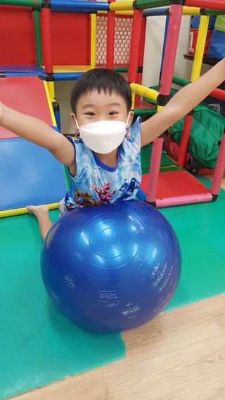 JHWORLD 스누피 마스크 정품 스누피 닥터클린 국내 아동용 성인용 3중 MB필터 일회용 덴탈마스크 50매 — 5점을 준 리뷰어가 2021년 9월 올린 사용 사진