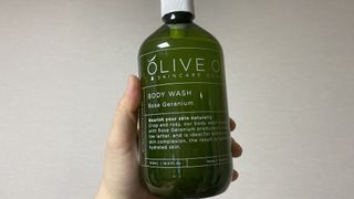 올리브 오일 스킨케어 컴퍼니 [OOSC] 향기로운 보습 로즈 제라늄 바디워시 500ml — 5점을 준 리뷰어가 2021년 5월 올린 사용 사진