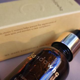 스킨큐어 산다화 비타민c 화이트닝 에센스 30ml — 5점을 준 리뷰어가 2023년 12월 올린 사용 사진