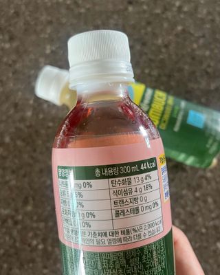 더그레잇티 콤부차 [매일유업] 더그레잇티 44kcal 콤부차 300ml *12개입 (오리지널 6개+베리리치 6개) — 5점을 준 리뷰어가 2023년 8월 올린 사용 사진