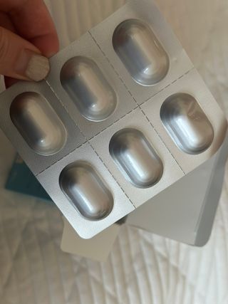 [지셀라] 프로바이오틱스 100억 유산균 보장 (1개월분 / 350mg X 30캡슐) — 4.5점을 준 리뷰어가 2023년 9월 올린 사용 사진