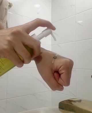 스킨큐어 산다화 순한 클렌징 동백 오일 200ml — 4.5점을 준 리뷰어가 2023년 4월 올린 사용 사진