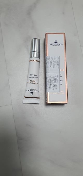 산수시 일루미네이팅 펄 영양 다크서클 스틱 아이 크림 케어 15ml — 5점을 준 리뷰어가 2021년 6월 올린 사용 사진