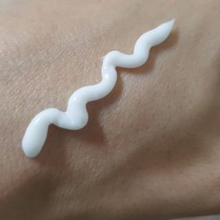[휴랑] 오미자 2,000알로 피부 생기를 채워주는 밸런싱 크림 — 5점을 준 리뷰어가 2021년 10월 올린 사용 사진