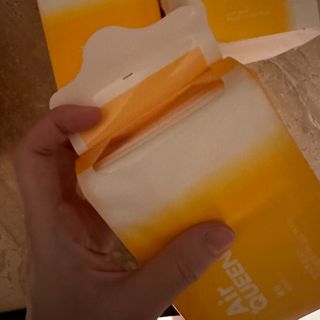 에어퀸 뉴브레스 유기농 생리대 4종 (팬티라이너 20P + 중형 10P + 대형 10P + 오버나이트 8P)_체험단 2차 — 5점을 준 리뷰어가 2024년 11월 올린 사용 사진