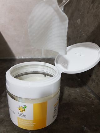 랑벨 비타 에너지 잡티 앰플 패드 65매 (투명하고 밝은 얼굴 광채패드) — 5점을 준 리뷰어가 2022년 6월 올린 사용 사진