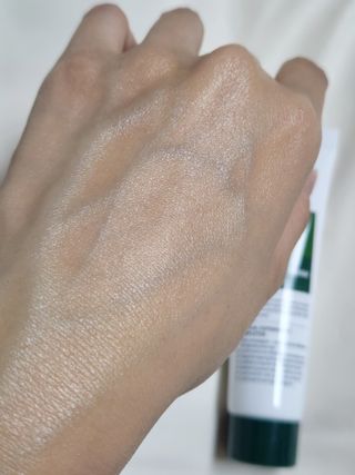 랑벨 랑바이오 블랙 시카 크림 50ml(블랙비 프로폴리스, 시카 4종, 판테놀 10 함유) — 4.5점을 준 리뷰어가 2022년 7월 올린 사용 사진