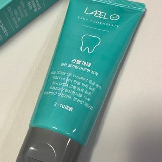 치과에서 쓰는 치약 _ 라벨제로 저불소 꼬마, 키즈, 유아, 베이비, 주니어 안전한 어린이치약 — 4점을 준 리뷰어가 2022년 12월 올린 사용 사진