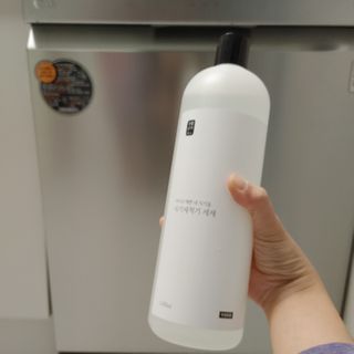 [생활공작소] 식기세척기용 액체세제  X 2개입 — 4.5점을 준 리뷰어가 2020년 12월 올린 사용 사진