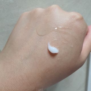 썸헤어 / SUMHAIR 썸헤어 데미지 클리닉 샴푸+트리트먼트 네롤리&민트티 — 3점을 준 리뷰어가 2021년 7월 올린 사용 사진