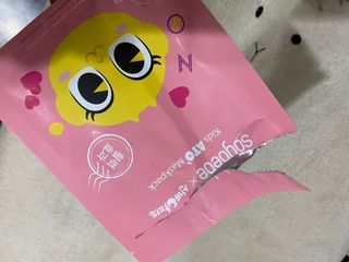 소이베베X신비아파트 키즈 아토 활력 마스크팩(금비 모양) 1+1 — 5점을 준 리뷰어가 2023년 3월 올린 사용 사진
