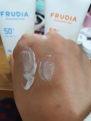 [후르디아] 혼합자차 선 에센스+톤업 선크림 2종 — 5점을 준 리뷰어가 2021년 4월 올린 사용 사진
