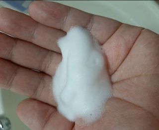 약손명가코스메틱 에오스보떼 브라이트닝 버블 폼 클렌징 300ml — 5점을 준 리뷰어가 2021년 12월 올린 사용 사진
