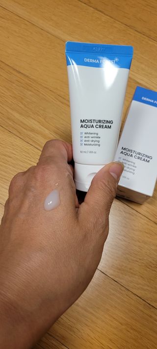 더마포레스트 모이스처라이징 아쿠아크림 / 수분크림 히알루론산 펩타이드 보습 미백 주름개선 — 5점을 준 리뷰어가 2021년 6월 올린 사용 사진
