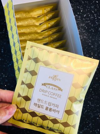 (주)쟈뎅 쟈뎅 클래스 핸드 드립 커피 10P 2종_디카페인 1종+랜덤 플레이버 1종 — 4.5점을 준 리뷰어가 2021년 4월 올린 사용 사진