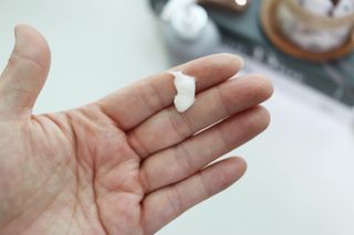 엠디스픽 무향 바리스타 핸드크림 울트라 고보습 대용량 펌핑 245g — 5점을 준 리뷰어가 2023년 1월 올린 사용 사진
