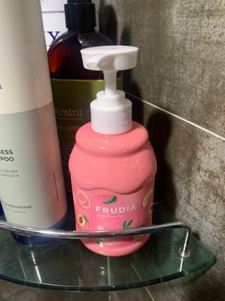 [후르디아] 복숭아 바디워시+바디에센스 세트 — 4점을 준 리뷰어가 2021년 11월 올린 사용 사진