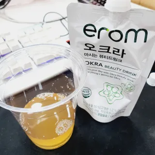 [이롬] 오크라 마시는 뷰티드링크 100mL x 20입 — 5점을 준 리뷰어가 2022년 7월 올린 사용 사진