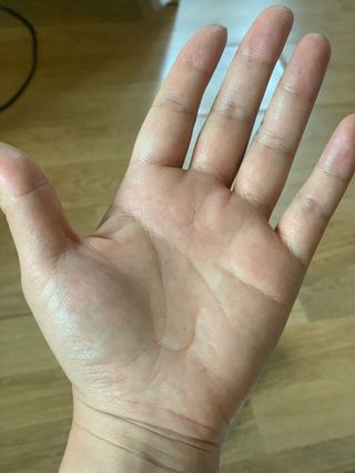 썸헤어 / SUMHAIR 썸헤어 실키 테라피 헤어 에센스 — 4점을 준 리뷰어가 2021년 6월 올린 사용 사진