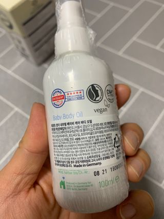 mom e 맘이 내추럴 베이비 케어 크림+바디오일 — 4.5점을 준 리뷰어가 2021년 1월 올린 사용 사진